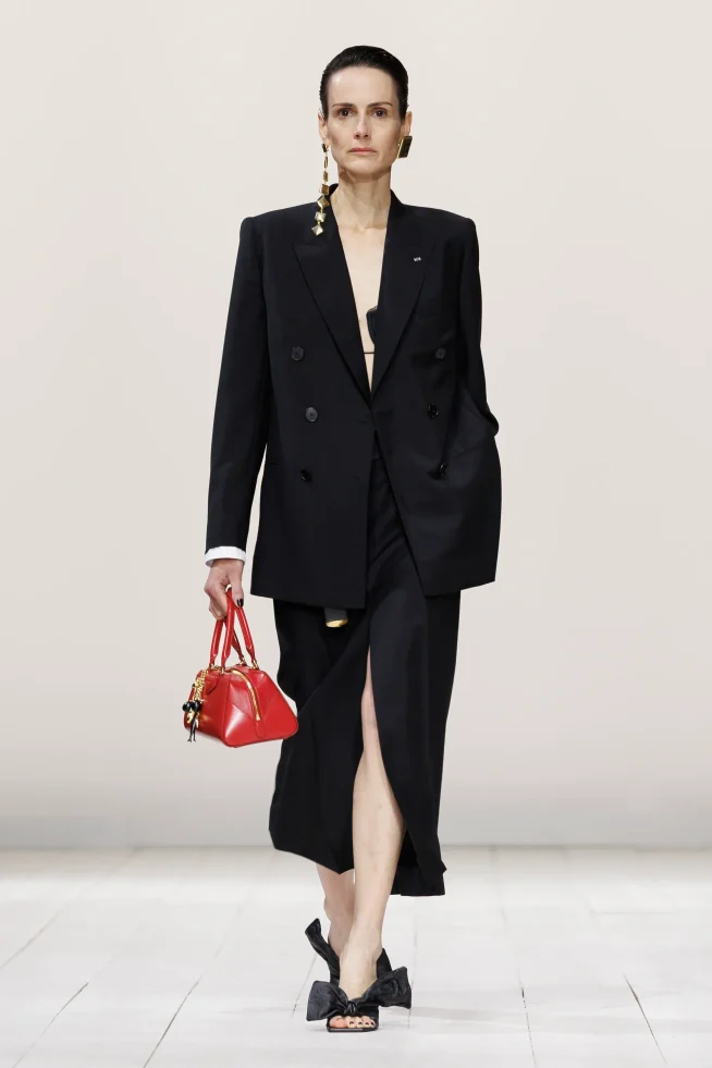 00020-givenchy-spring-2026-ready-to-wear-credit-brand