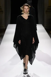 00020-yohji-yamamoto-spring-2026-ready-to-wear-credit-gorunway