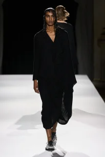 00021-yohji-yamamoto-spring-2026-ready-to-wear-credit-gorunway