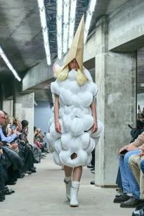 00022-comme-des-garcons-spring-2026-ready-to-wear-credit-gorunway
