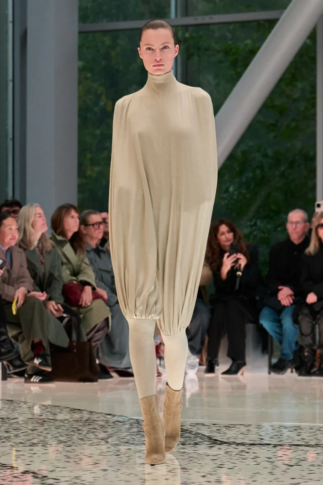00023-alaia-spring-2026-ready-to-wear-credit-brand