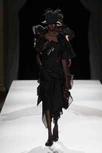 00023-yohji-yamamoto-spring-2026-ready-to-wear-credit-gorunway