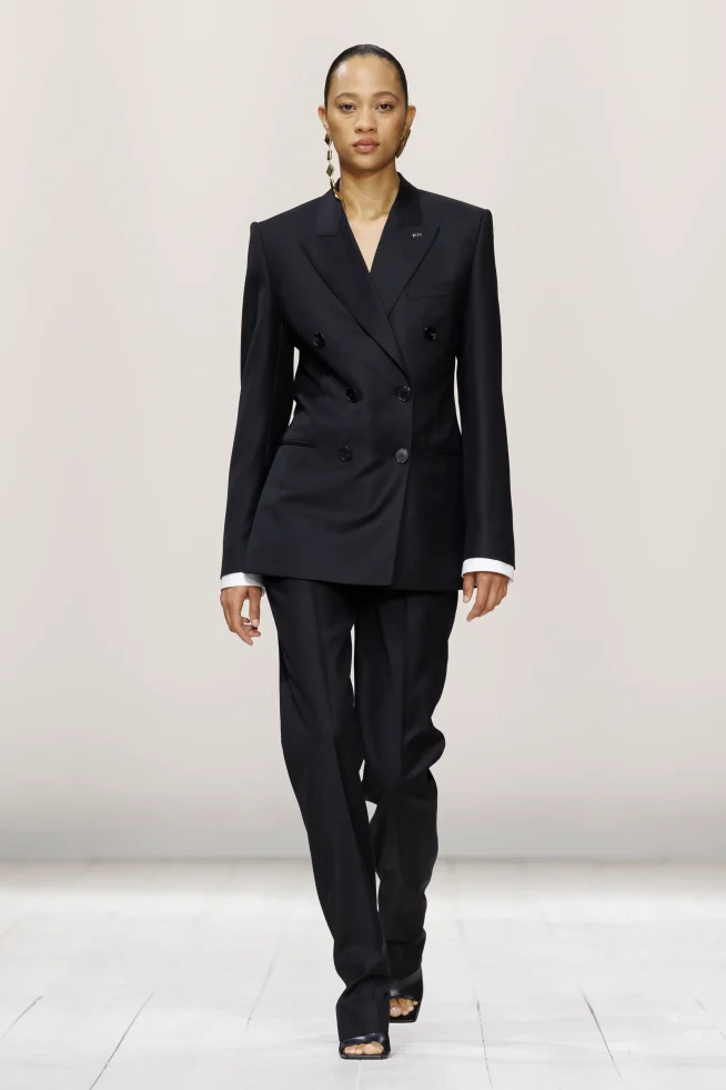 00024-givenchy-spring-2026-ready-to-wear-credit-brand