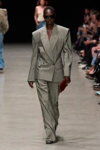 00026-stella-mccartney-spring-2026-ready-to-wear-credit-gorunway