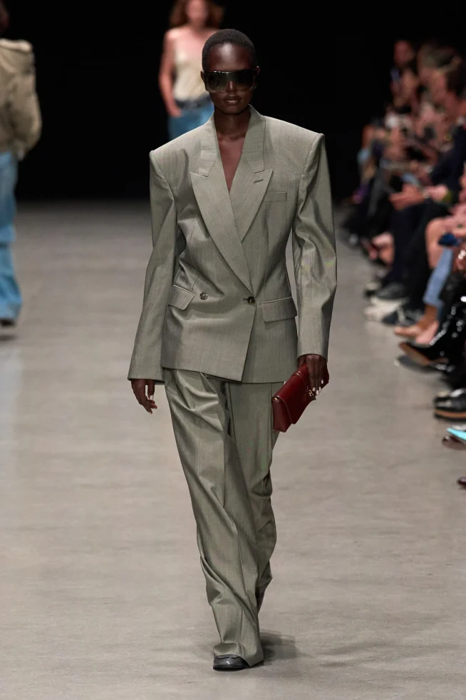 00026-stella-mccartney-spring-2026-ready-to-wear-credit-gorunway