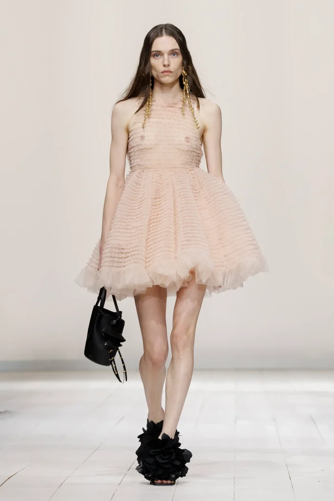 00027-givenchy-spring-2026-ready-to-wear-credit-brand