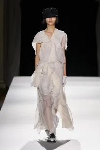 00027-yohji-yamamoto-spring-2026-ready-to-wear-credit-gorunway