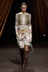 00028-mcqueen-spring-2026-ready-to-wear-credit-gorunway