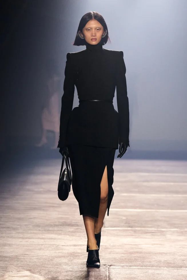 00028-mugler-spring-2026-ready-to-wear-credit-gorunway