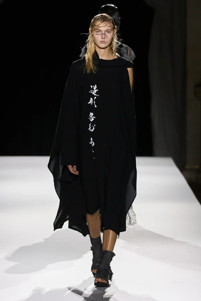 00032-yohji-yamamoto-spring-2026-ready-to-wear-credit-gorunway