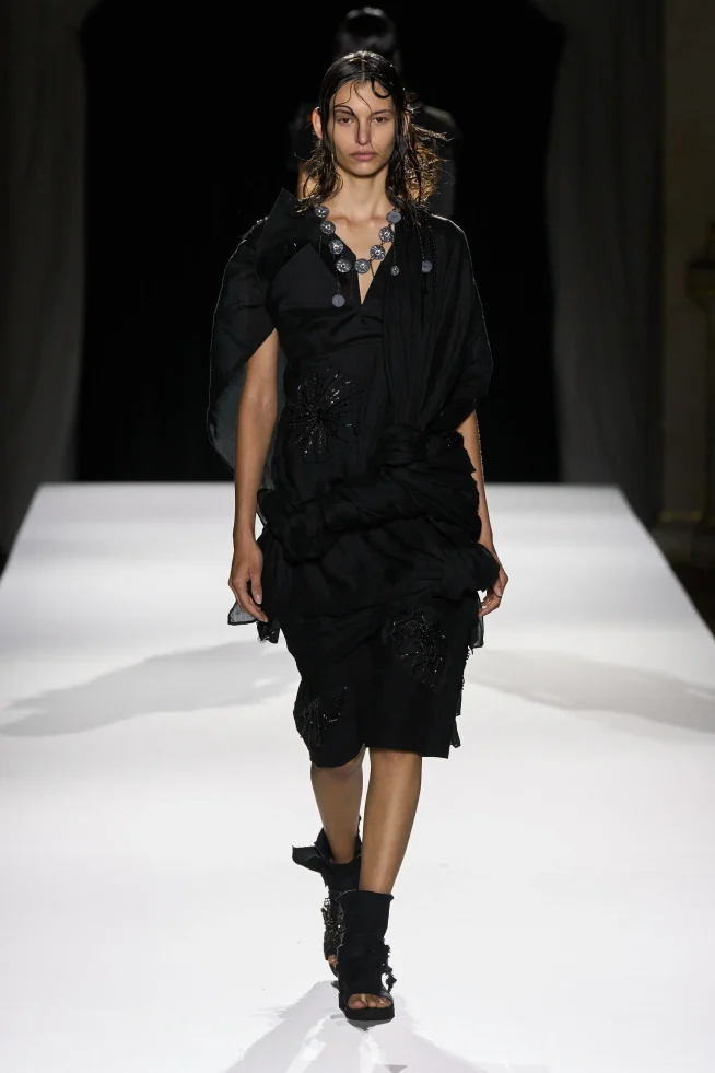 00038-yohji-yamamoto-spring-2026-ready-to-wear-credit-gorunway