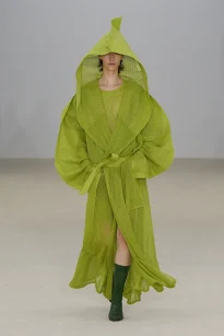 00039-issey-miyake-spring-2026-ready-to-wear-credit-gorunway
