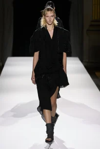 00039-yohji-yamamoto-spring-2026-ready-to-wear-credit-gorunway