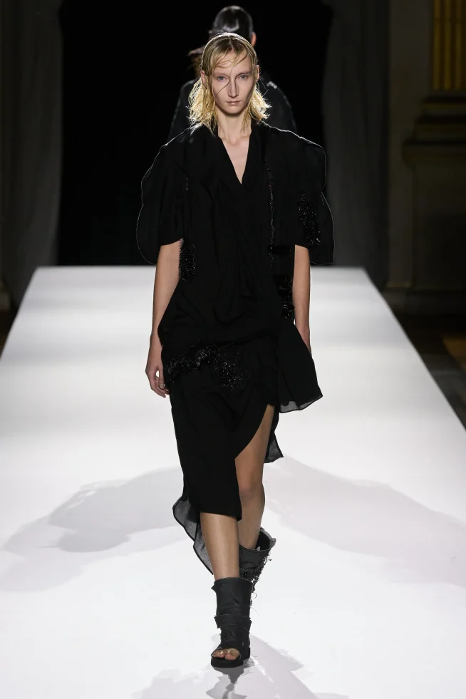 00039-yohji-yamamoto-spring-2026-ready-to-wear-credit-gorunway