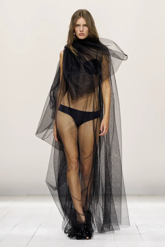 00041-givenchy-spring-2026-ready-to-wear-credit-brand