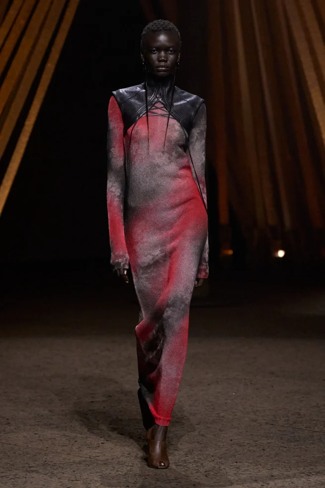00041-mcqueen-spring-2026-ready-to-wear-credit-gorunway