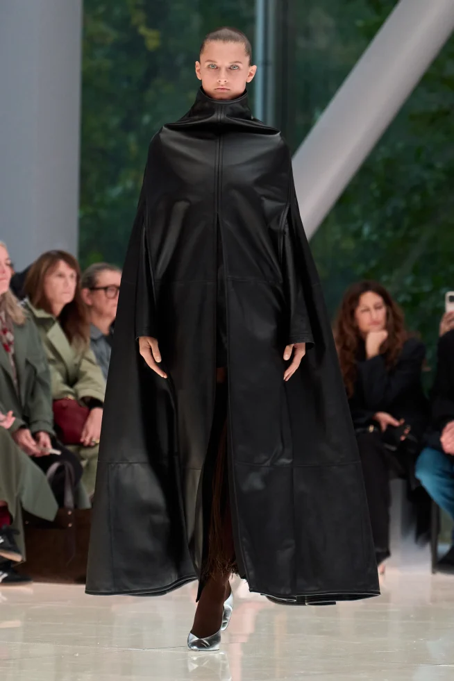 00042-alaia-spring-2026-ready-to-wear-credit-brand