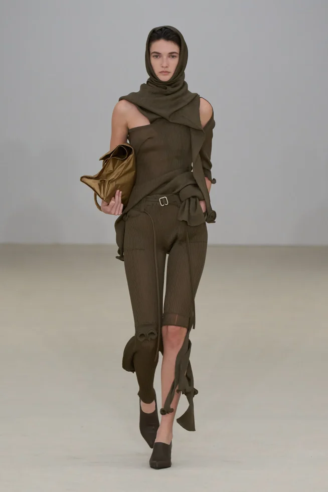 00047-issey-miyake-spring-2026-ready-to-wear-credit-gorunway