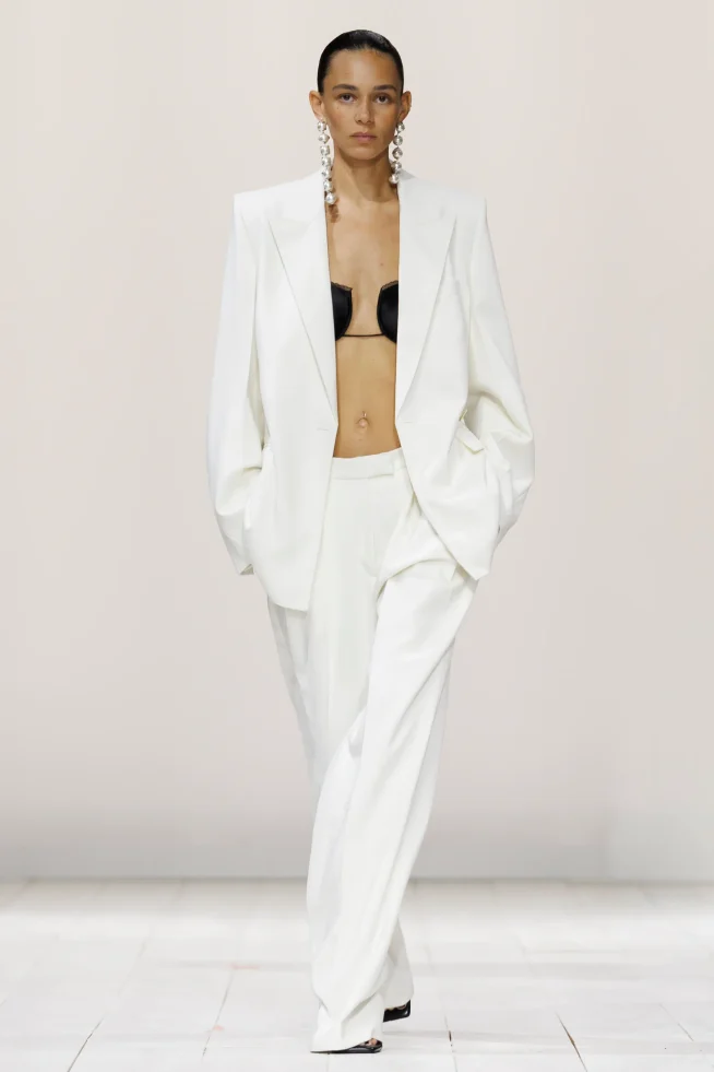 00048-givenchy-spring-2026-ready-to-wear-credit-brand