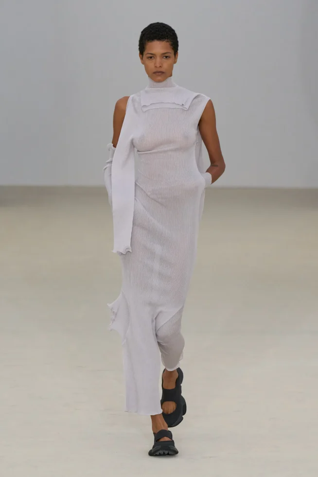 00048-issey-miyake-spring-2026-ready-to-wear-credit-gorunway