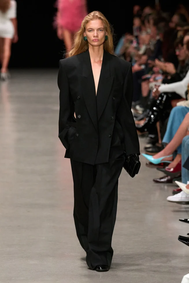 00048-stella-mccartney-spring-2026-ready-to-wear-credit-gorunway