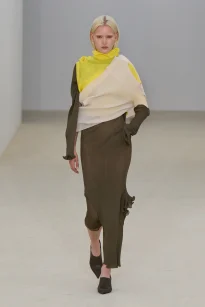 00051-issey-miyake-spring-2026-ready-to-wear-credit-gorunway