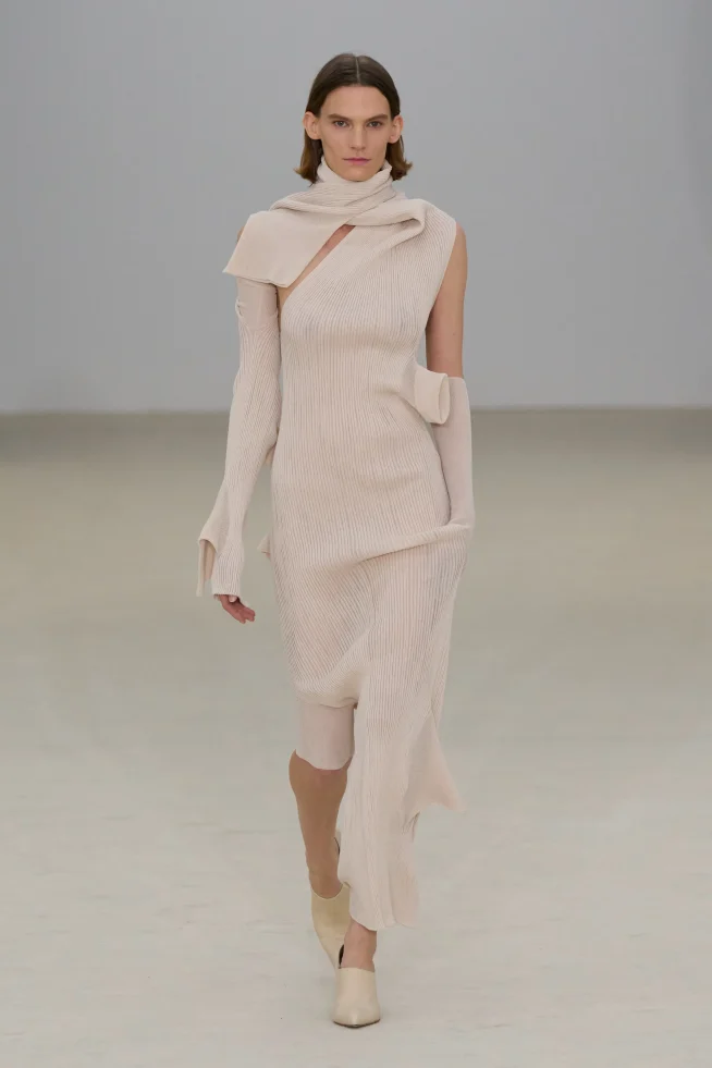 00052-issey-miyake-spring-2026-ready-to-wear-credit-gorunway