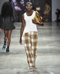 Dendezeiro

SPFW N60

Foto: Danilo Grimaldi/ @agfotosite