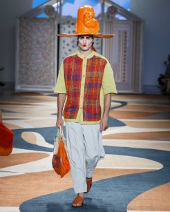 Foz

SPFW N60

Foto: Ze Takahashi/ @agfotosite