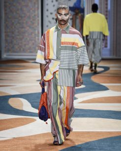 Foz

SPFW N60

Foto: Ze Takahashi/ @agfotosite