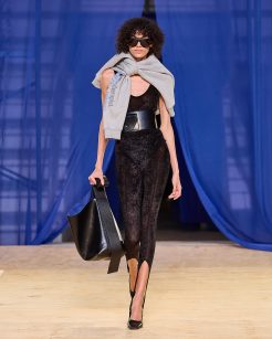 FRANCESCA

Debut Outono 2025

foto: Zé Takahashi