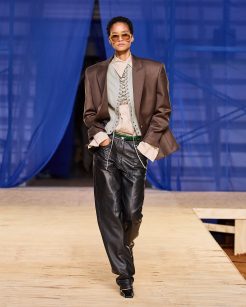 FRANCESCA

Debut Outono 2025

foto: Zé Takahashi