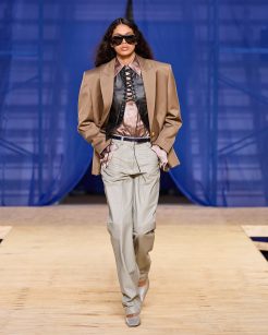 FRANCESCA

Debut Outono 2025

foto: Zé Takahashi