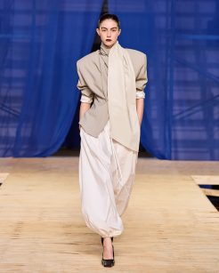 FRANCESCA

Debut Outono 2025

foto: Zé Takahashi