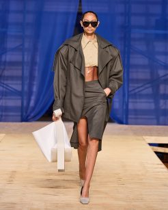 FRANCESCA

Debut Outono 2025

foto: Zé Takahashi