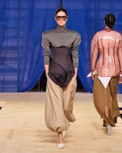 FRANCESCA

Debut Outono 2025

foto: Zé Takahashi