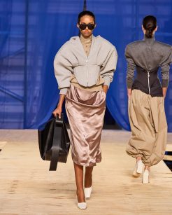 FRANCESCA

Debut Outono 2025

foto: Zé Takahashi