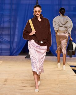 FRANCESCA

Debut Outono 2025

foto: Zé Takahashi