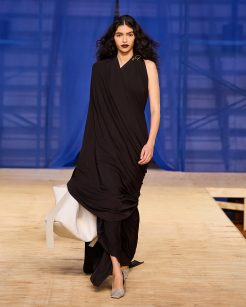 FRANCESCA

Debut Outono 2025

foto: Zé Takahashi