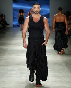 Lino Villaventura - SPFW N60 - 
Foto: Ze Takahashi / @agfotosite