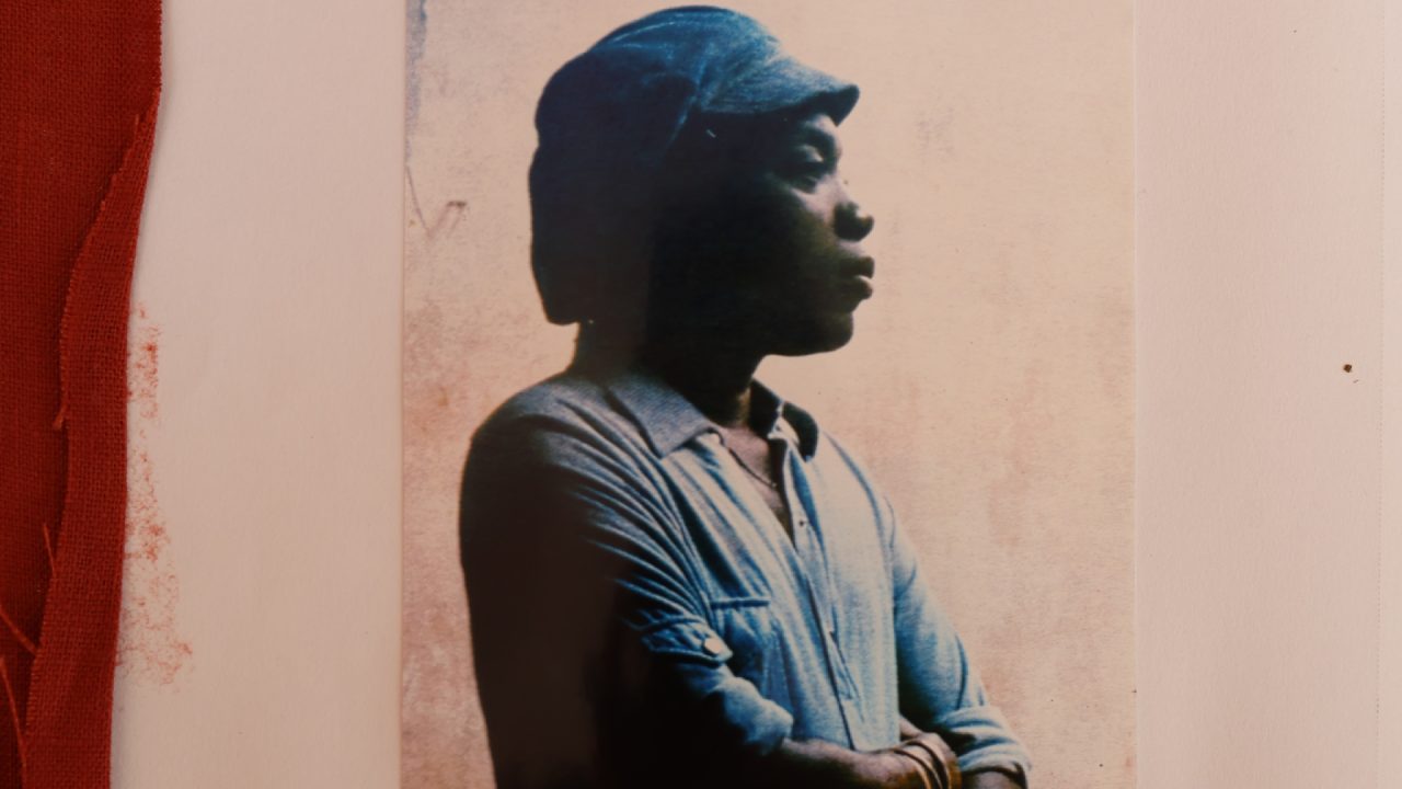 Ronaldo Fraga retorna à SPFW com coleção emocionante e inspirada em Milton Nascimento
Além de inspiração para o estilista, o novo arquivo de peças celebra um Brasil profundo, poético e cheio de raízes