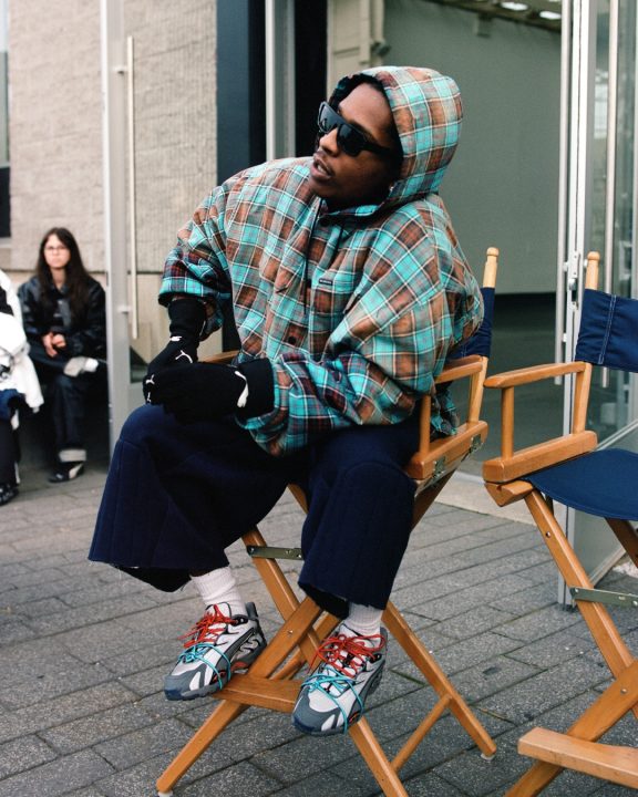 Puma e A$AP Rocky lançam coleção que homenageia a herança do jazz e o bairro do Harlem
A famosa marca de artigos esportivos se une ao rapper para lançar uma coleção especial focada no Harlem e suas raízes musicais