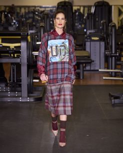 Uó por Marcelo Sommer
SPFW N60

Foto: Zé Takahashi/ @agfotosite