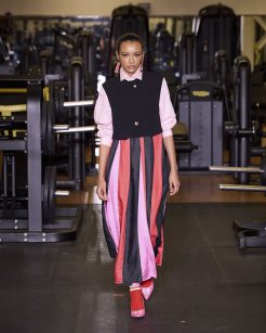 Uó por Marcelo Sommer
SPFW N60

Foto: Zé Takahashi/ @agfotosite