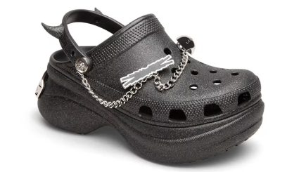 Collab LE SSERAFIM x Crocs