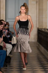 00005-jacquemus-fall-2026-ready-to-wear-credit-gorunway
