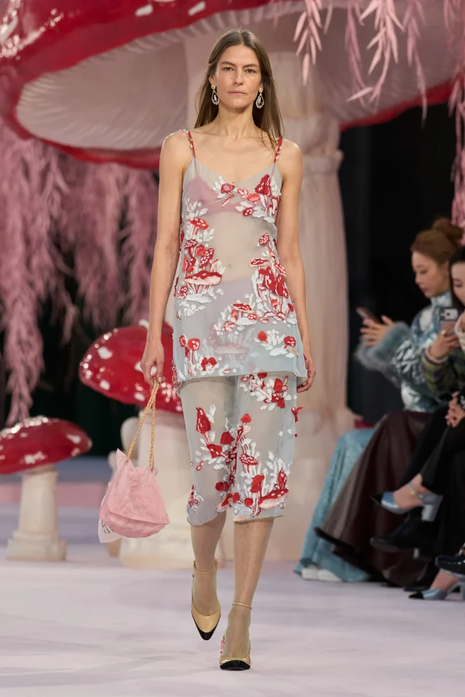 00006-chanel-spring-2026-couture-credit-gorunway