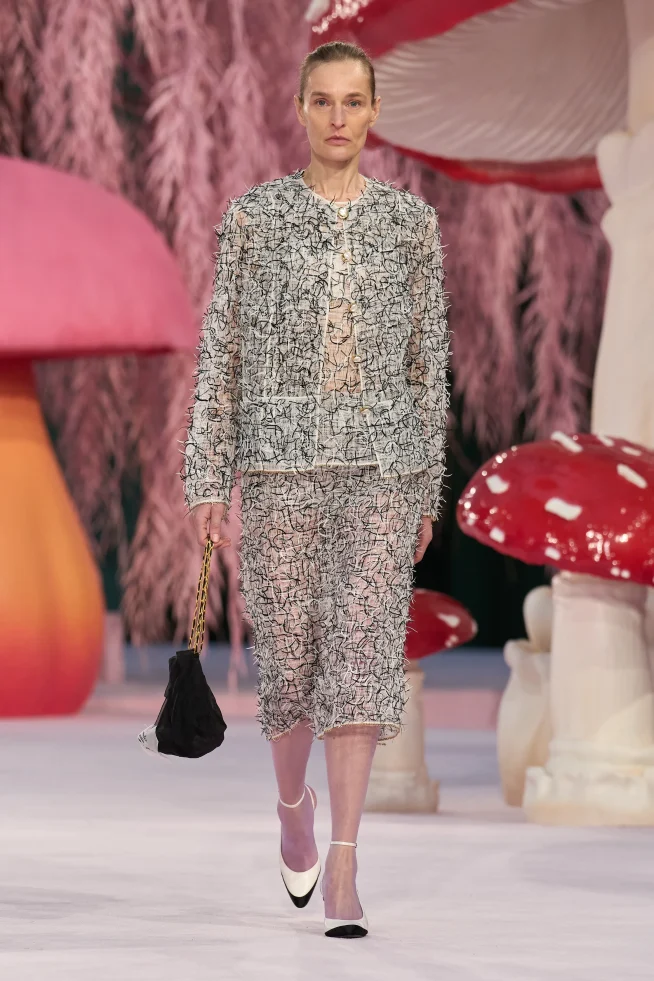 00008-chanel-spring-2026-couture-credit-gorunway