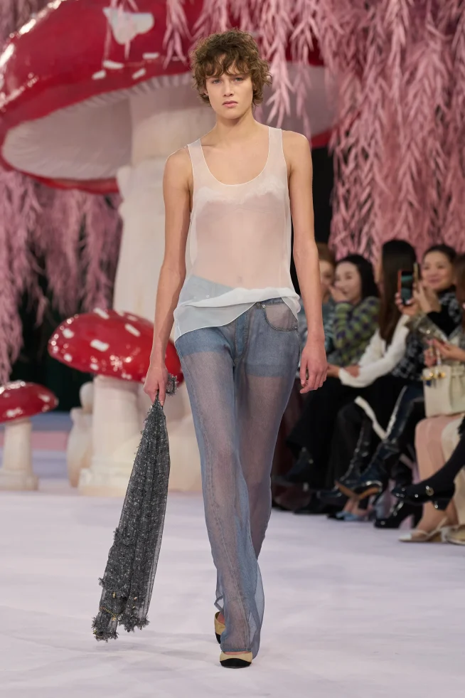 00016-chanel-spring-2026-couture-credit-gorunway