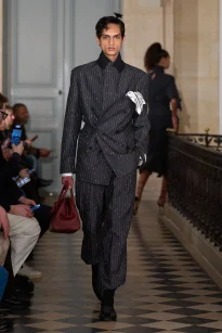 00021-jacquemus-fall-2026-ready-to-wear-credit-gorunway